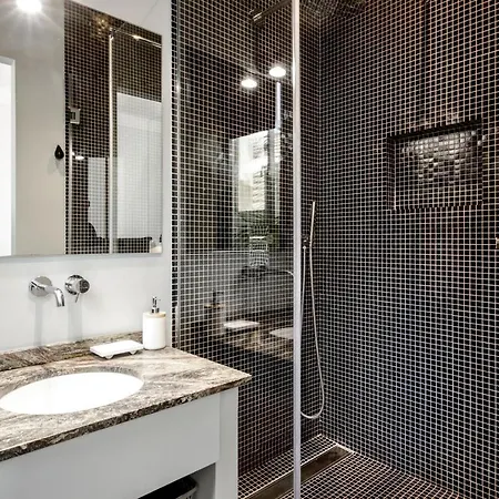 Апартаменти Superb In The City-center Of - Welkeys