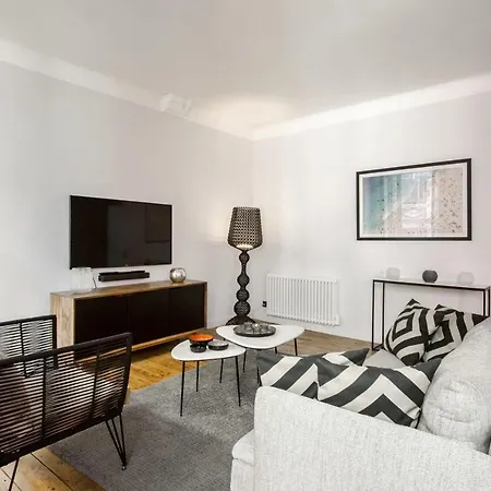 Superb In The City-center Of - Welkeys *
